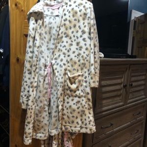 Girls 18/20 size onesie with Robe